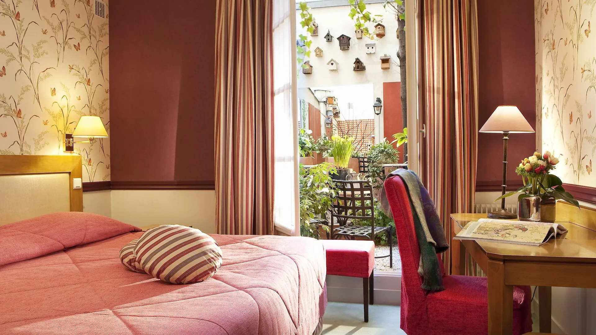 D'albion Hotel